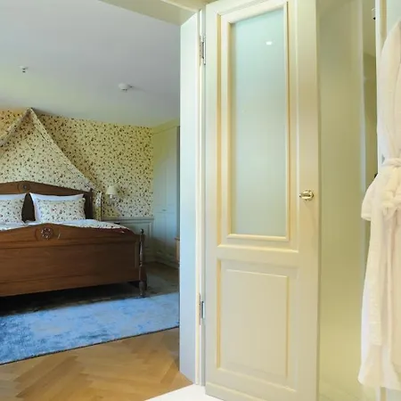 Detmolder Hof Hotel 4*