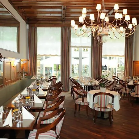 Detmolder Hof Hotell 4*