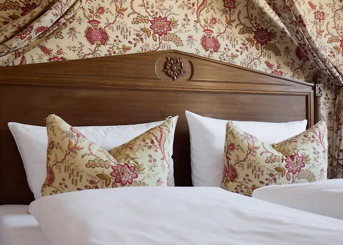 德特莫尔德霍夫酒店 4*