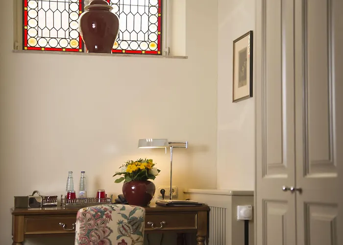 德特莫尔德霍夫酒店 4*