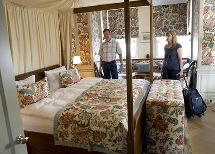 Hotel Detmolder Hof 4*