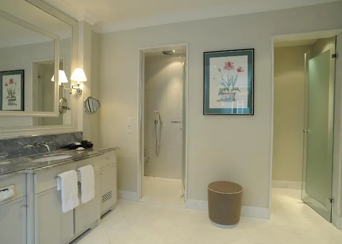 德特莫尔德霍夫酒店 4* 代特莫尔德