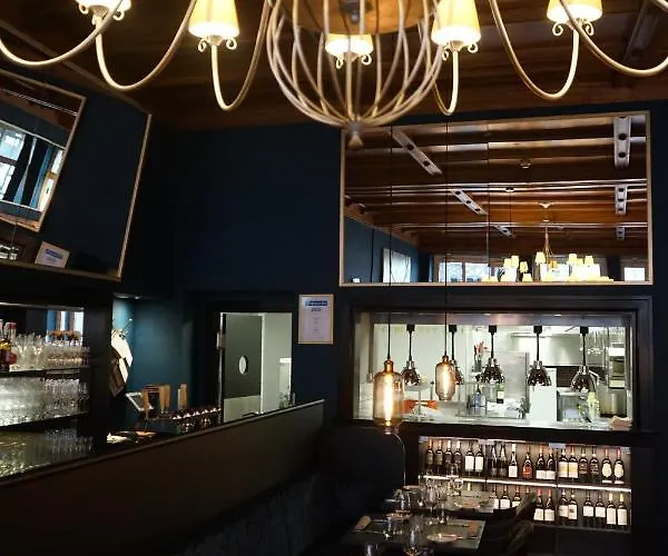 德特莫尔德霍夫酒店 4*