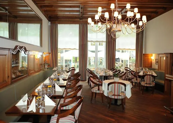 Detmolder Hof Hotel 4*